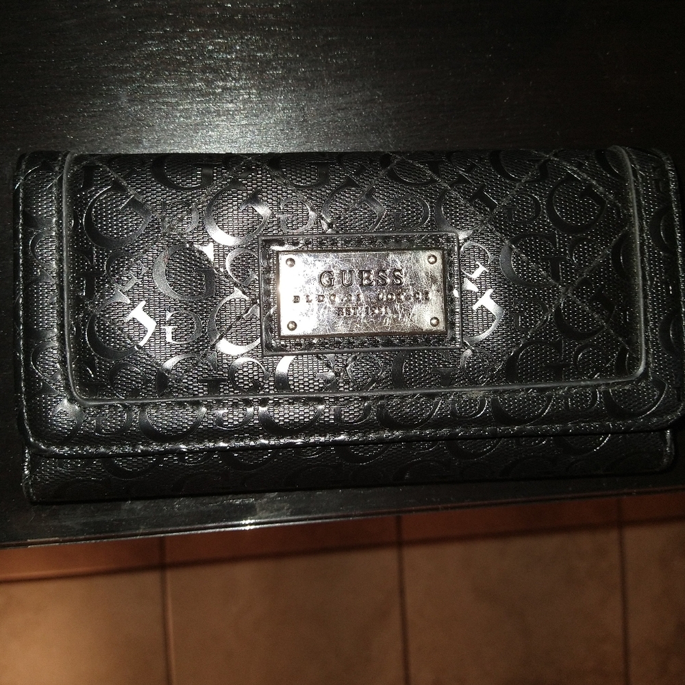 Guess wallet